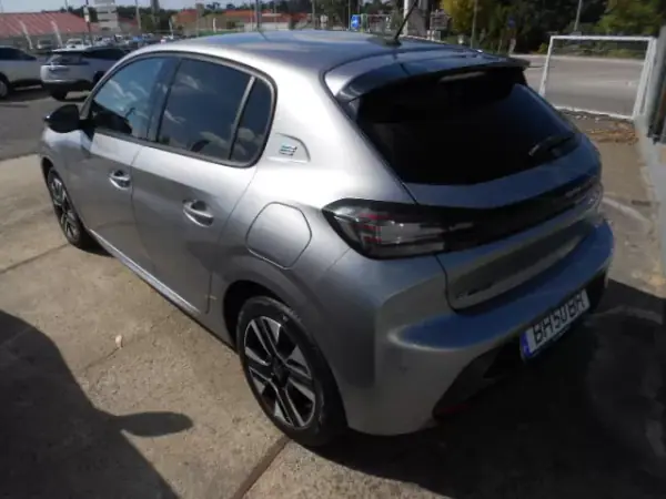 Peugeot e-208 2024 - 21450 EUR, 13376 km - AUTO.MOTO.pt - 13376km - foto 5 de 13