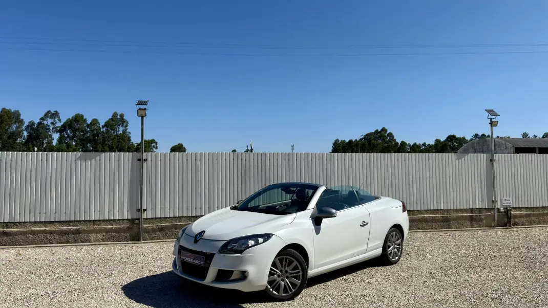 Renault Mégane Cabrio 2012 - 11800 EUR, 182000 km - AUTO.MOTO.pt - 182000km - foto 3 de 38