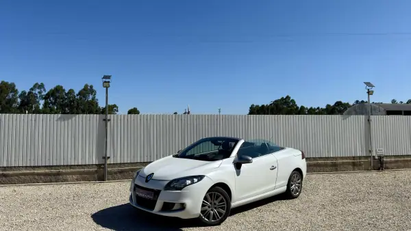 Renault Mégane Cabrio 2012 - 11800 EUR, 182000 km - AUTO.MOTO.pt - 182000km - foto 3 de 38