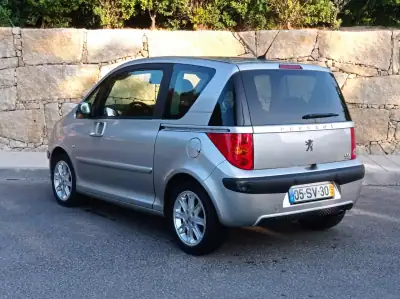 Peugeot 1007 2005 - 5990 EUR, 189500 km - AUTO.MOTO.pt - 189500km - foto 2 de 12