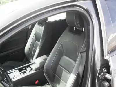 Jaguar XE 2017 - 25950 EUR, 59977 km - AUTO.MOTO.pt - 59977km - foto 21 de 35