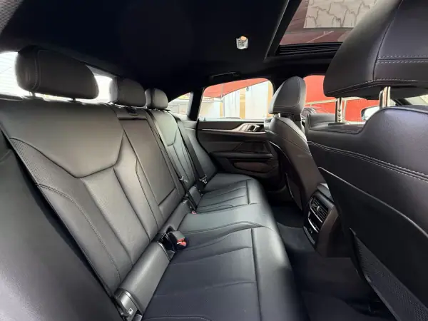 BMW i4 2022 - 46350 EUR, 79000 km - AUTO.MOTO.pt - 79000km - foto 14 de 21