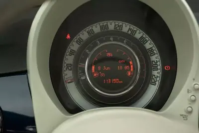 Fiat 500 2021 - 9999 EUR, 113000 km - AUTO.MOTO.pt - 113000km - foto 10 de 21