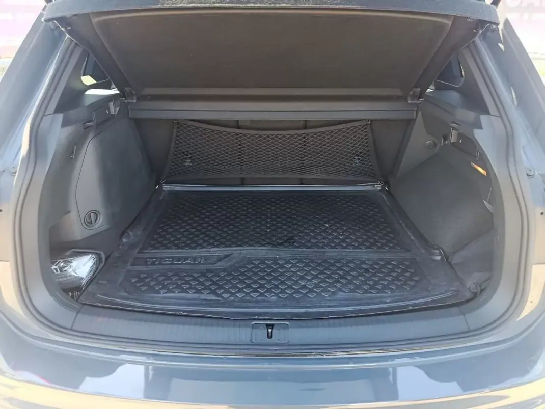 Volkswagen Tiguan 2021 - 28900 EUR, 141000 km - AUTO.MOTO.pt - 141000km - foto 23 de 33