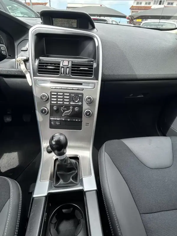 Volvo XC 60 2009 - 11750 EUR, 234215 km - AUTO.MOTO.pt - 234215km - foto 13 de 20