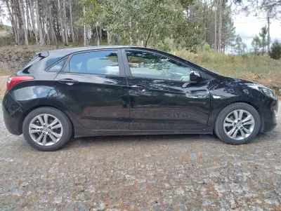 Hyundai i30 2012 - 7250 EUR, 260000 km - AUTO.MOTO.pt - 260000km - foto 8 de 31