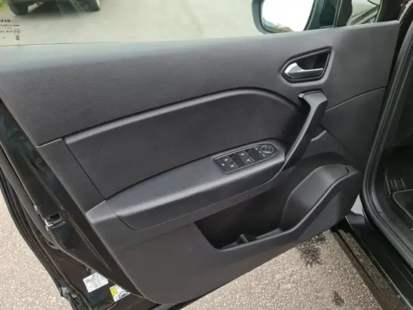 Renault Captur 2020 - 17990 EUR, 150000 km - AUTO.MOTO.pt - 150000km - foto 38 de 43