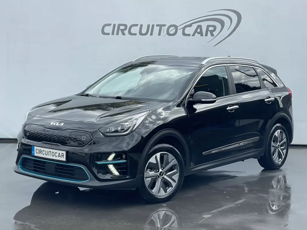 Kia e-Niro 2022 - 22250 EUR, 71631 km - AUTO.MOTO.pt - 71631km - foto 1 de 44