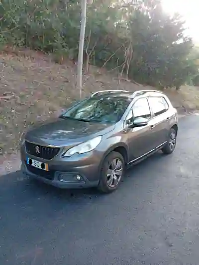 Peugeot 2008 2017 - 10500 EUR, 97500 km - foto 1 de 12