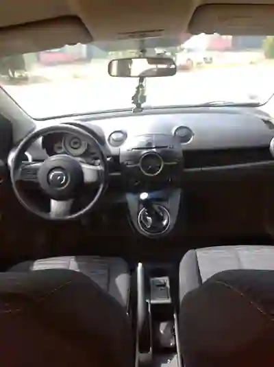 Mazda 2 2010 - 4700 EUR, 137880 km - AUTO.MOTO.pt - 137880km - foto 12 de 13