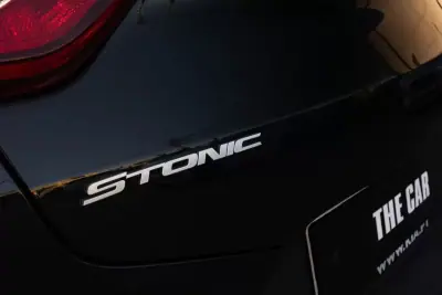 Kia Stonic 2022 - 13999 EUR, 93000 km - AUTO.MOTO.pt - 93000km - foto 8 de 22