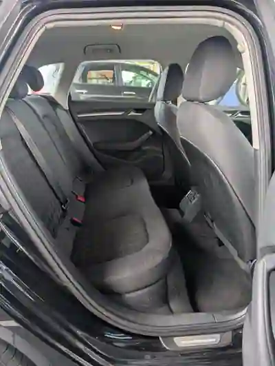 Audi A3 Sportback 2013 - 9950 EUR, 210000 km - AUTO.MOTO.pt - 210000km - foto 9 de 9