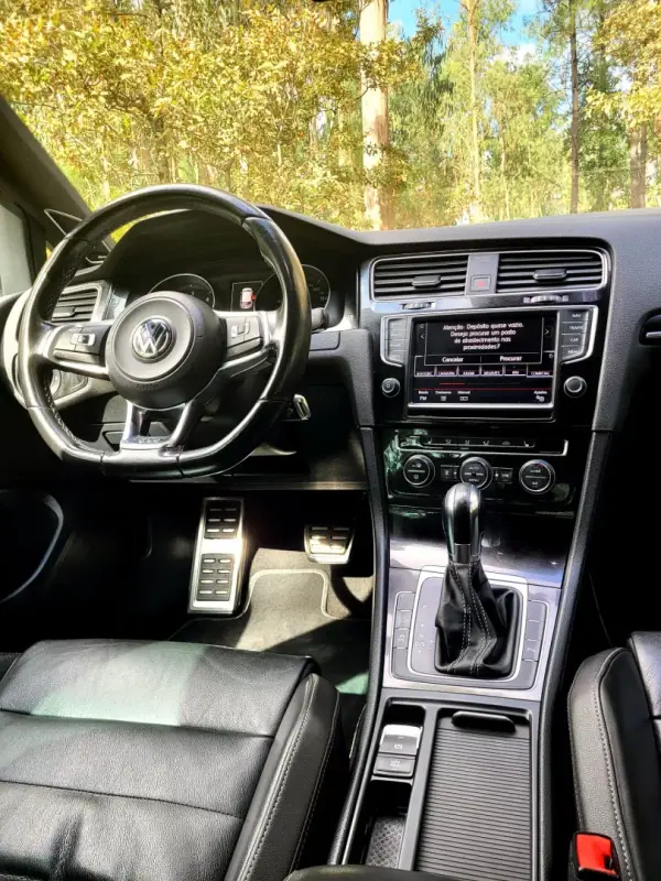 Volkswagen Golf 2015 - 16990 EUR, 218000 km - AUTO.MOTO.pt - 218000km - foto 18 de 25