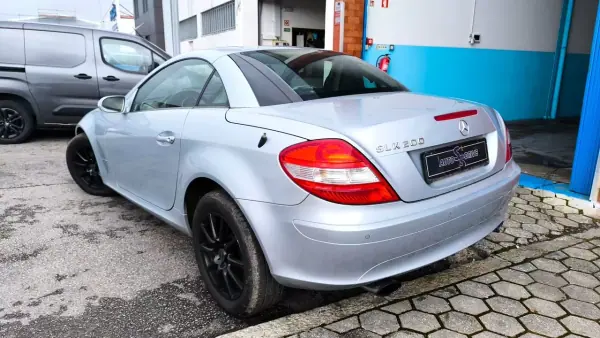 Mercedes-Benz SLK 200 2006 - 13900 EUR, 173000 km - AUTO.MOTO.pt - 173000km - foto 14 de 18