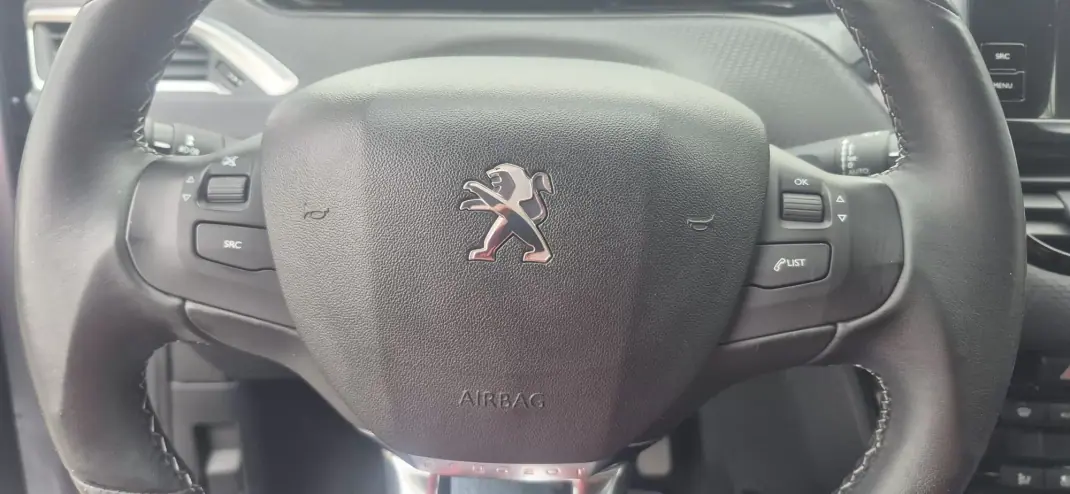Peugeot 2008 2015 - 10750 EUR, 51000 km - 51000km - foto 11 de 26