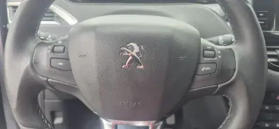 Peugeot 2008 2015 - 10750 EUR, 51000 km - 51000km - foto 11 de 26