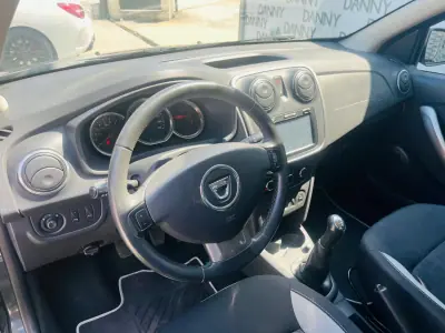 Dacia Sandero 2016 - 11900 EUR, 99000 km - AUTO.MOTO.pt - 99000km - foto 6 de 12