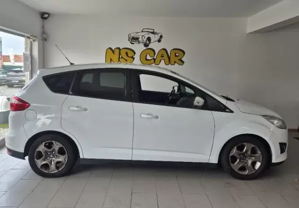 Ford C-Max 2013 - 11450 EUR, 147807 km - AUTO.MOTO.pt - 147807km - foto 2 de 8