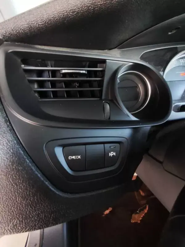 Citroën C5 Tourer 2017 - 9500 EUR, 248400 km - AUTO.MOTO.pt - 248400km - foto 27 de 38