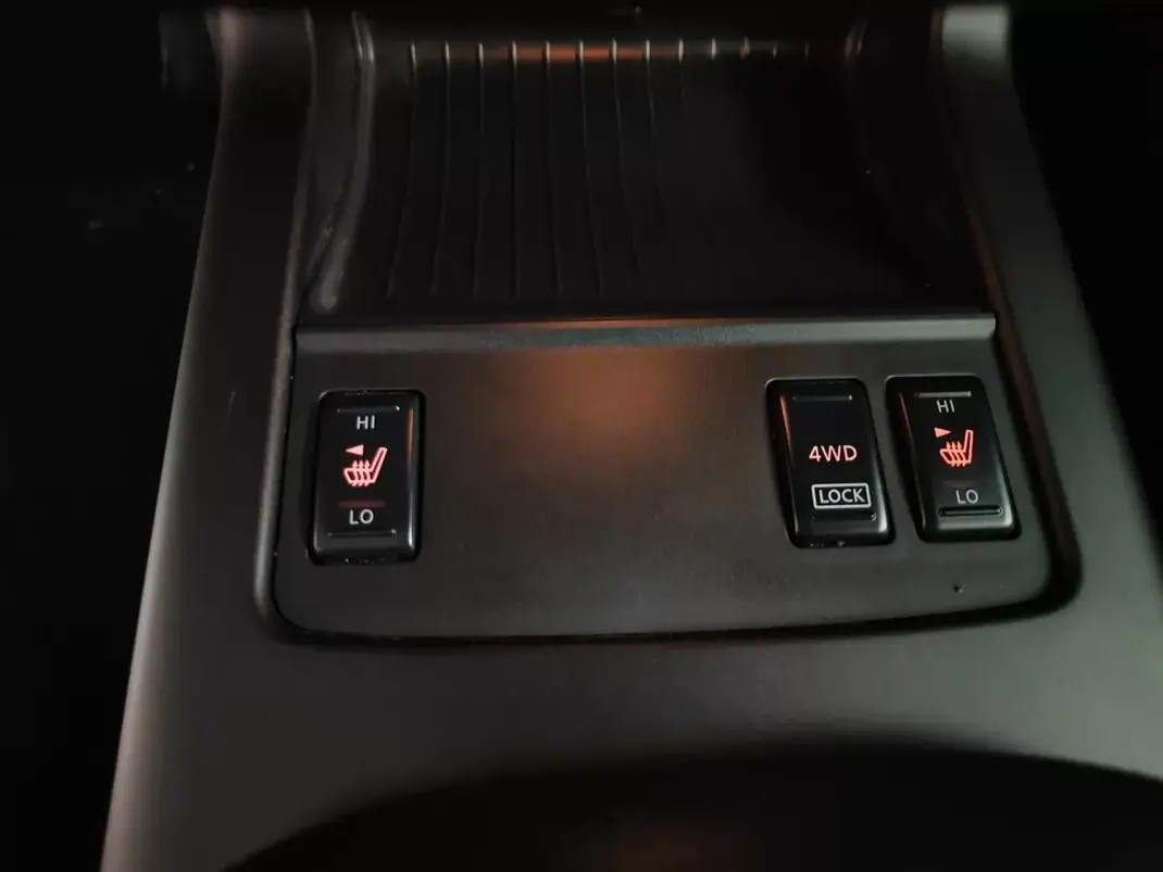 Nissan Murano 2010 - 14750 EUR, 154100 km - AUTO.MOTO.pt - 154100km - foto 40 de 46