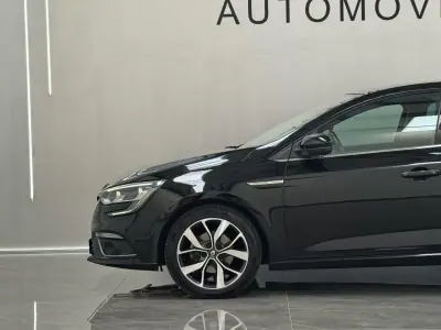 Renault Mégane 2019 - 15990 EUR, 111900 km - 111900km - foto 4 de 28
