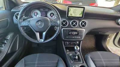 Mercedes-Benz A 200 2013 - 15990 EUR, 141000 km - AUTO.MOTO.pt - 141000km - foto 18 de 33