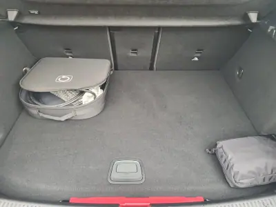 Mercedes-Benz A 250 2024 - 43990 EUR, 10000 km - AUTO.MOTO.pt - 10000km - foto 34 de 36