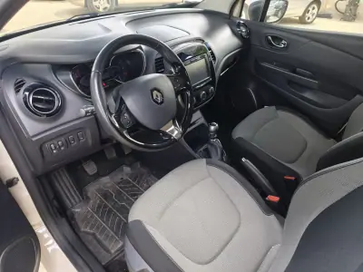 Renault Captur 2017 - 12990 EUR, 137723 km - AUTO.MOTO.pt - 137723km - foto 9 de 22
