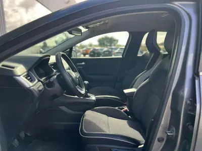 Renault Captur 2023 - 18250 EUR, 72446 km - AUTO.MOTO.pt - 72446km - foto 11 de 20
