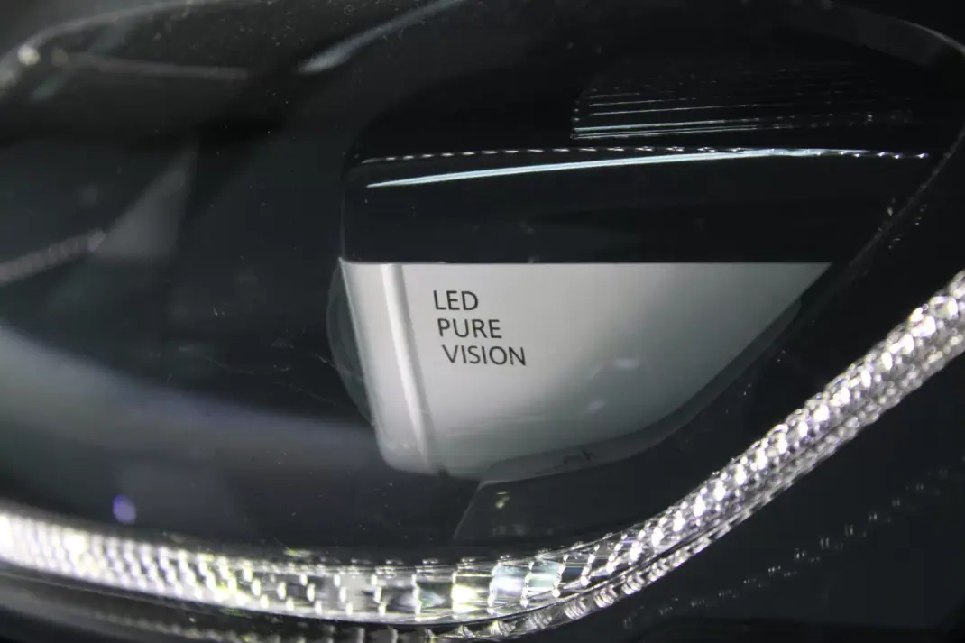 Renault Espace 2017 - 17900 EUR, 171000 km - AUTO.MOTO.pt - 171000km - foto 27 de 31