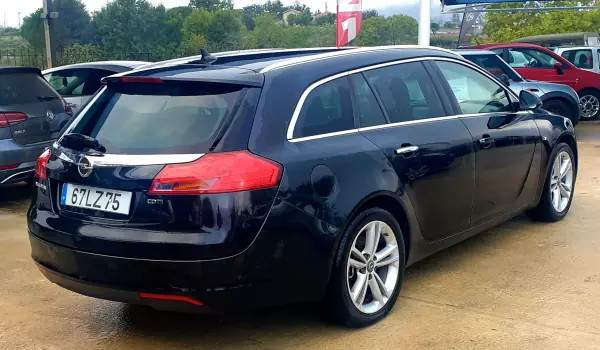 Opel Insignia Sports Tourer 2011 - 6990 EUR, 277793 km - AUTO.MOTO.pt - 277793km - foto 5 de 28