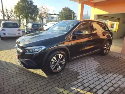 Mercedes-Benz GLA 200 2020 - 31990 EUR, 157000 km - AUTO.MOTO.pt - 157000km - foto 3 de 12