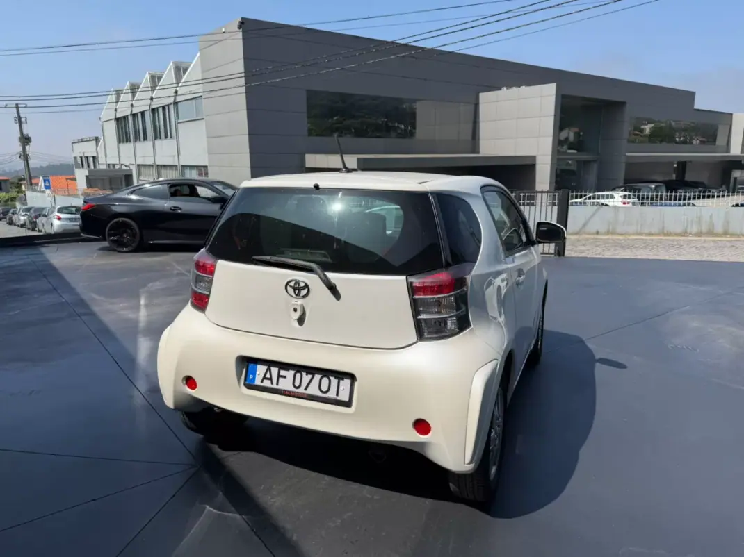 Toyota iQ 2009 - 7750 EUR, 148000 km - 148000km - foto 3 de 8