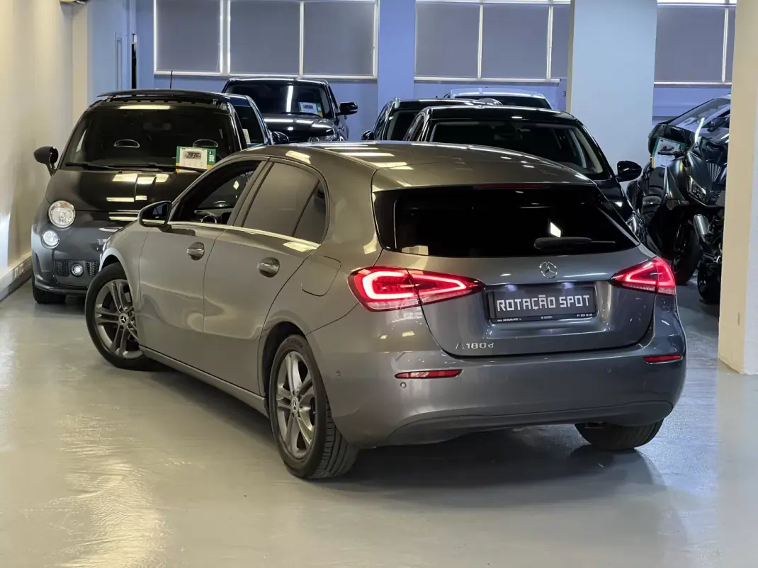 Mercedes-Benz A 180 2018 - 17990 EUR, 257000 km - 257000km - foto 3 de 34