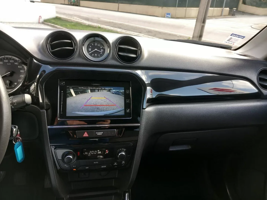 Suzuki Vitara 2016 - 16900 EUR, 135000 km - AUTO.MOTO.pt - 135000km - foto 14 de 15
