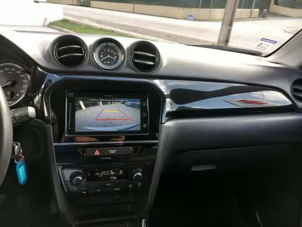 Suzuki Vitara 2016 - 16900 EUR, 135000 km - AUTO.MOTO.pt - 135000km - foto 14 de 15