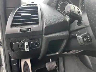 BMW 120 2008 - 12900 EUR, 300000 km - AUTO.MOTO.pt - 300000km - foto 27 de 39