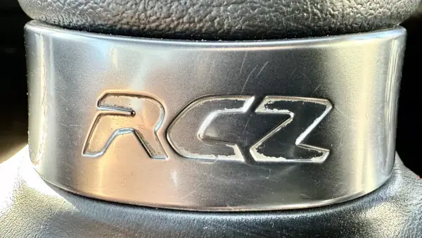 Peugeot RCZ 2015 - 16990 EUR, 144034 km - AUTO.MOTO.pt - 144034km - foto 55 de 64