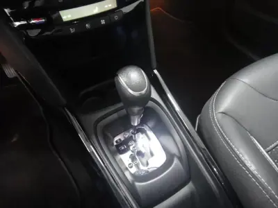 Peugeot 2008 2019 - 10500 EUR, 99000 km - AUTO.MOTO.pt - 99000km - foto 19 de 22