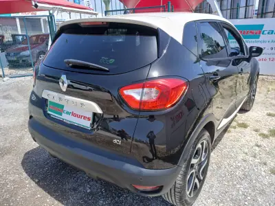 Renault Captur 2013 - 9950 EUR, 157174 km - AUTO.MOTO.pt - 157174km - foto 10 de 25