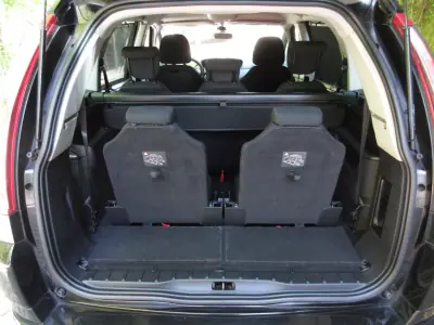 Citroën C4 Grand Picasso 2010 - 3490 EUR, 330000 km - AUTO.MOTO.pt - 330000km - foto 24 de 40