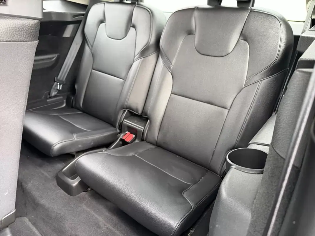 Volvo XC 90 2018 - 28990 EUR, 237257 km - 237257km - foto 6 de 16