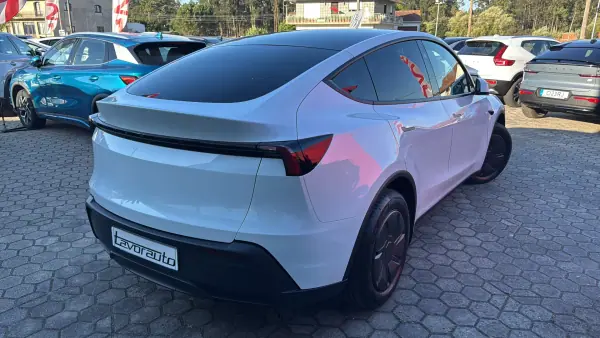 Tesla Model Y 2026 - 44900 EUR, 100 km - AUTO.MOTO.pt - 100km - foto 22 de 31