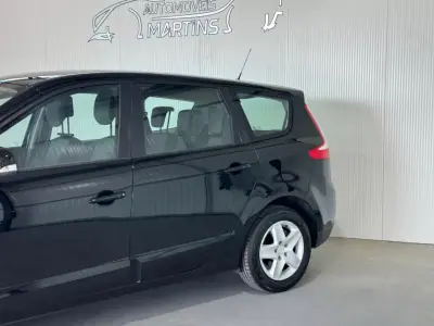Renault Grand Scénic 2014 - 7990 EUR, 308370 km - AUTO.MOTO.pt - 308370km - foto 3 de 20