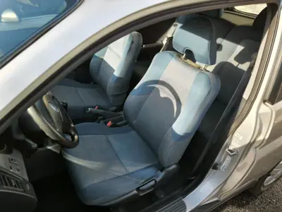Honda HR-V 2000 - 3950 EUR, 97574 km - AUTO.MOTO.pt - 97574km - foto 17 de 36