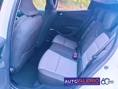 Renault Clio 2023 - 15950 EUR, 55104 km - AUTO.MOTO.pt - 55104km - foto 28 de 31