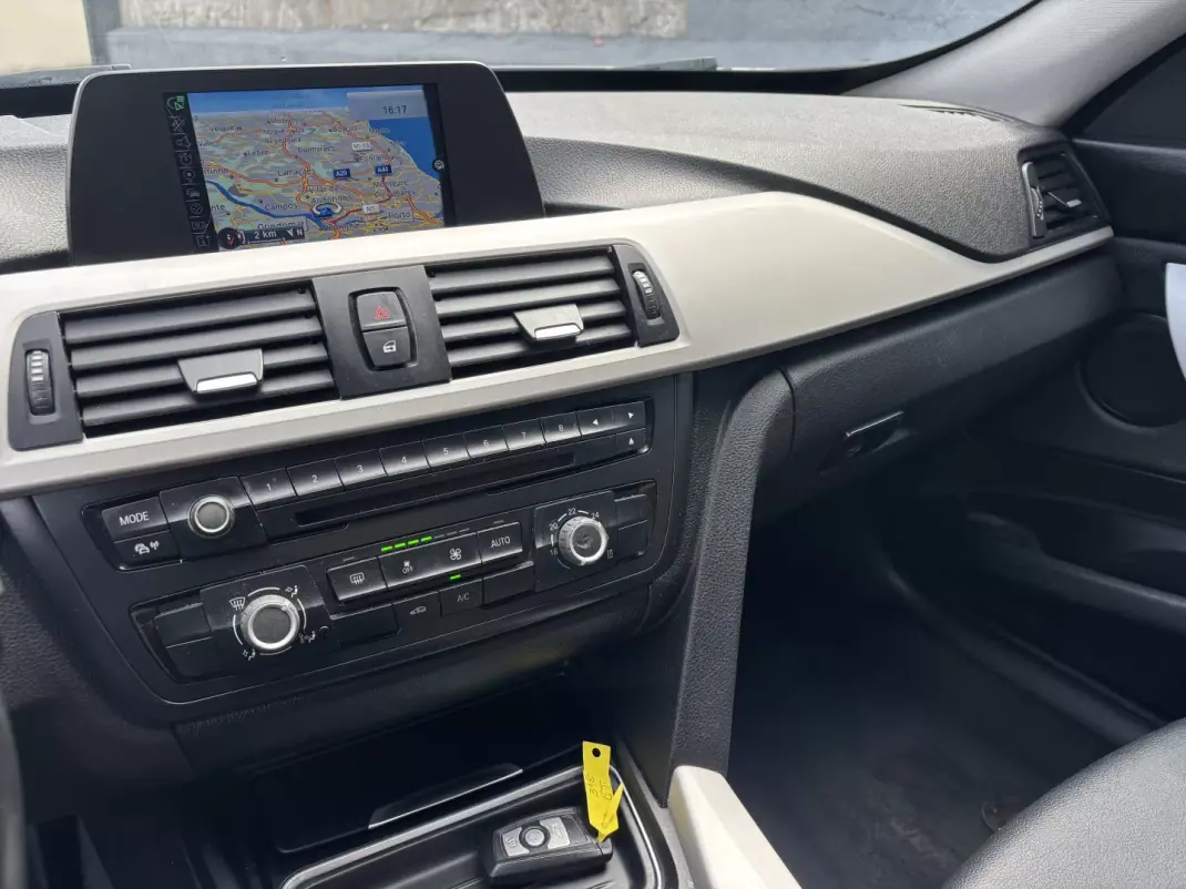 BMW 318 Gran Turismo 2014 - 11990 EUR, 280000 km - 280000km - foto 18 de 26