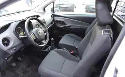 Toyota YARIS BIZZ (NLP 1.0 VVT-i 1.0) 2019 - 11000 EUR, 215000 km - AUTO.MOTO.pt - 215000km - foto 6 de 9