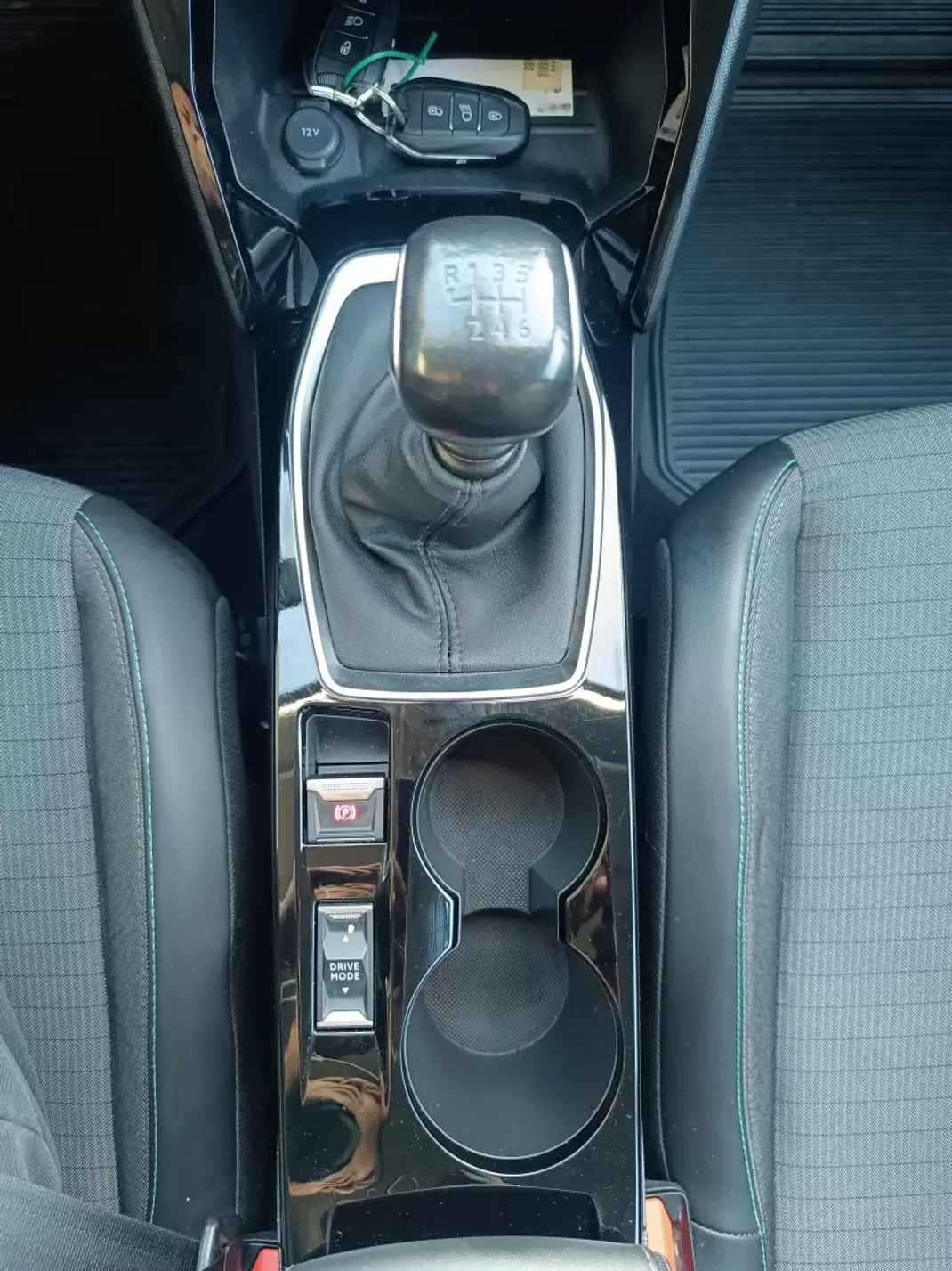 Peugeot 2008 2021 - 18990 EUR, 186919 km - AUTO.MOTO.pt - 186919km - foto 19 de 37