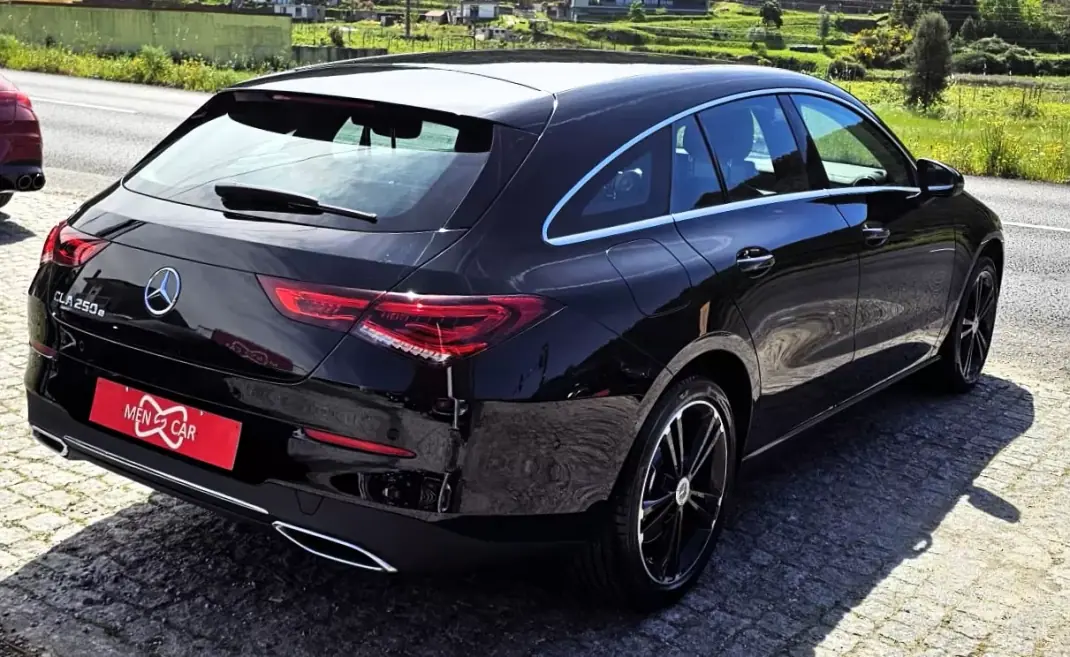 Mercedes-Benz CLA 250 2023 - 31500 EUR, 60000 km - AUTO.MOTO.pt - 60000km - foto 2 de 30